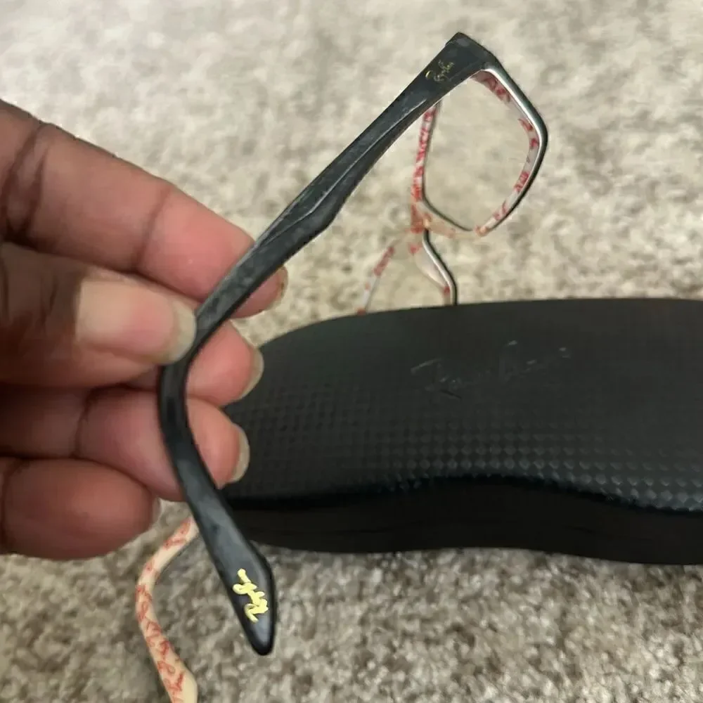 Ray-Ban includes frames