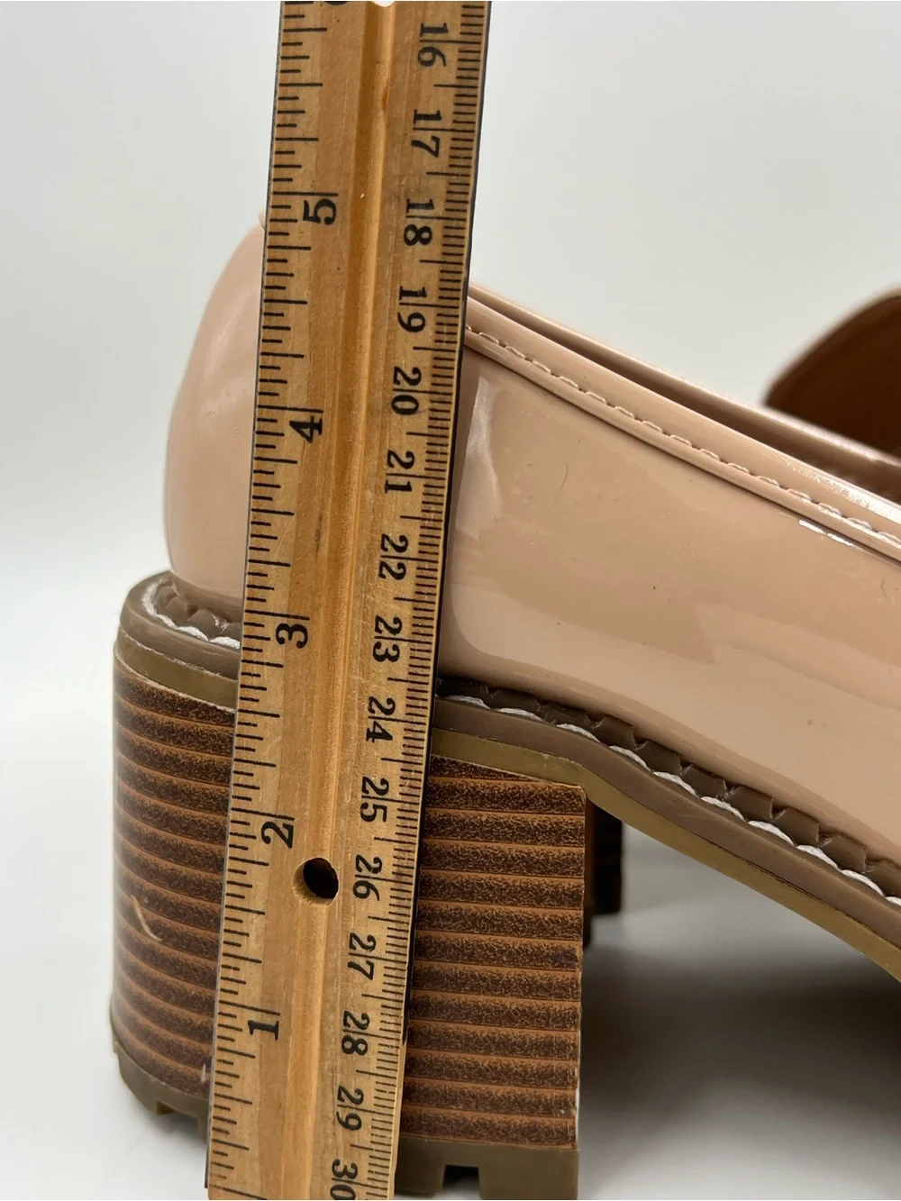 MIA sleek nude