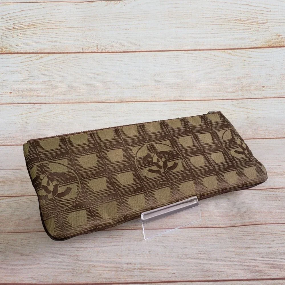 CHANEL vintage trousse
