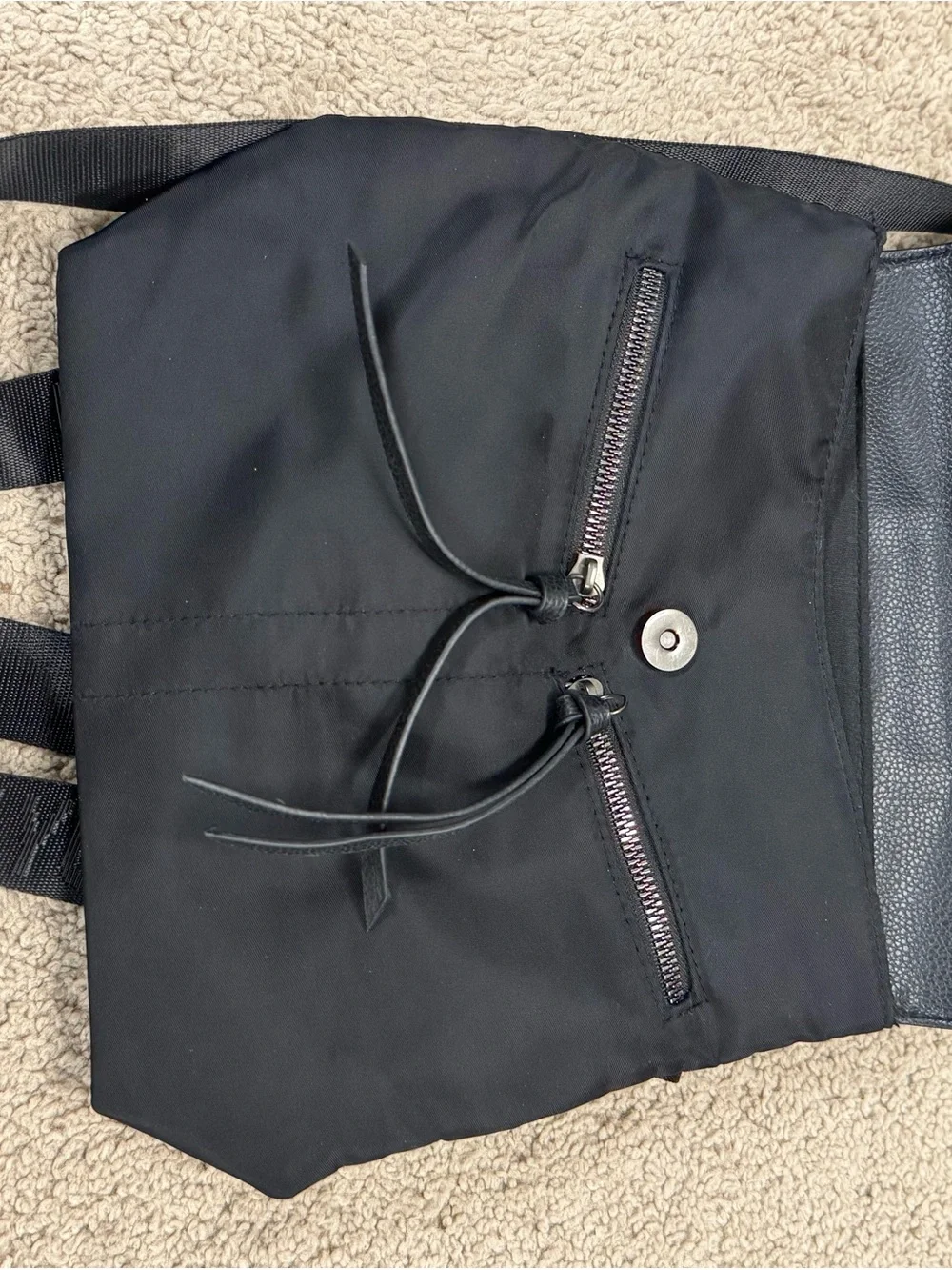 Botkier compact black