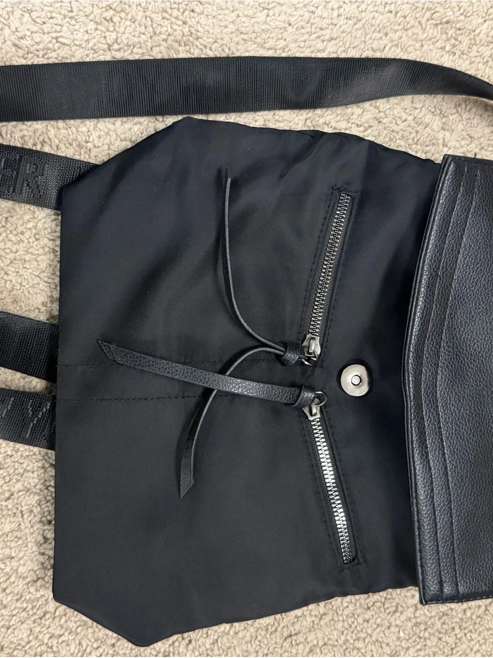 Botkier compact black