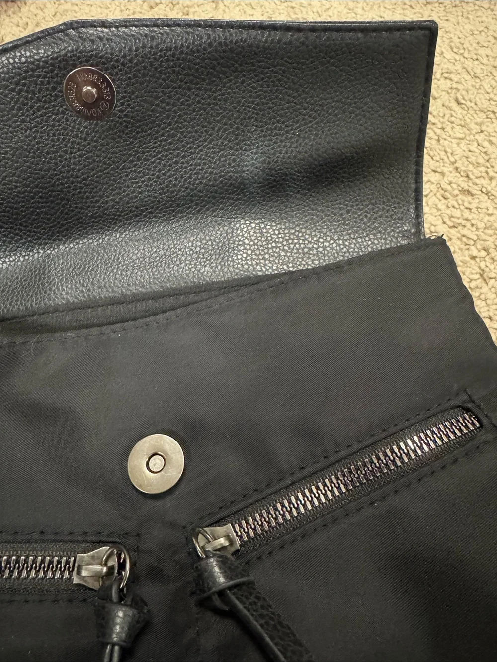 Botkier compact black