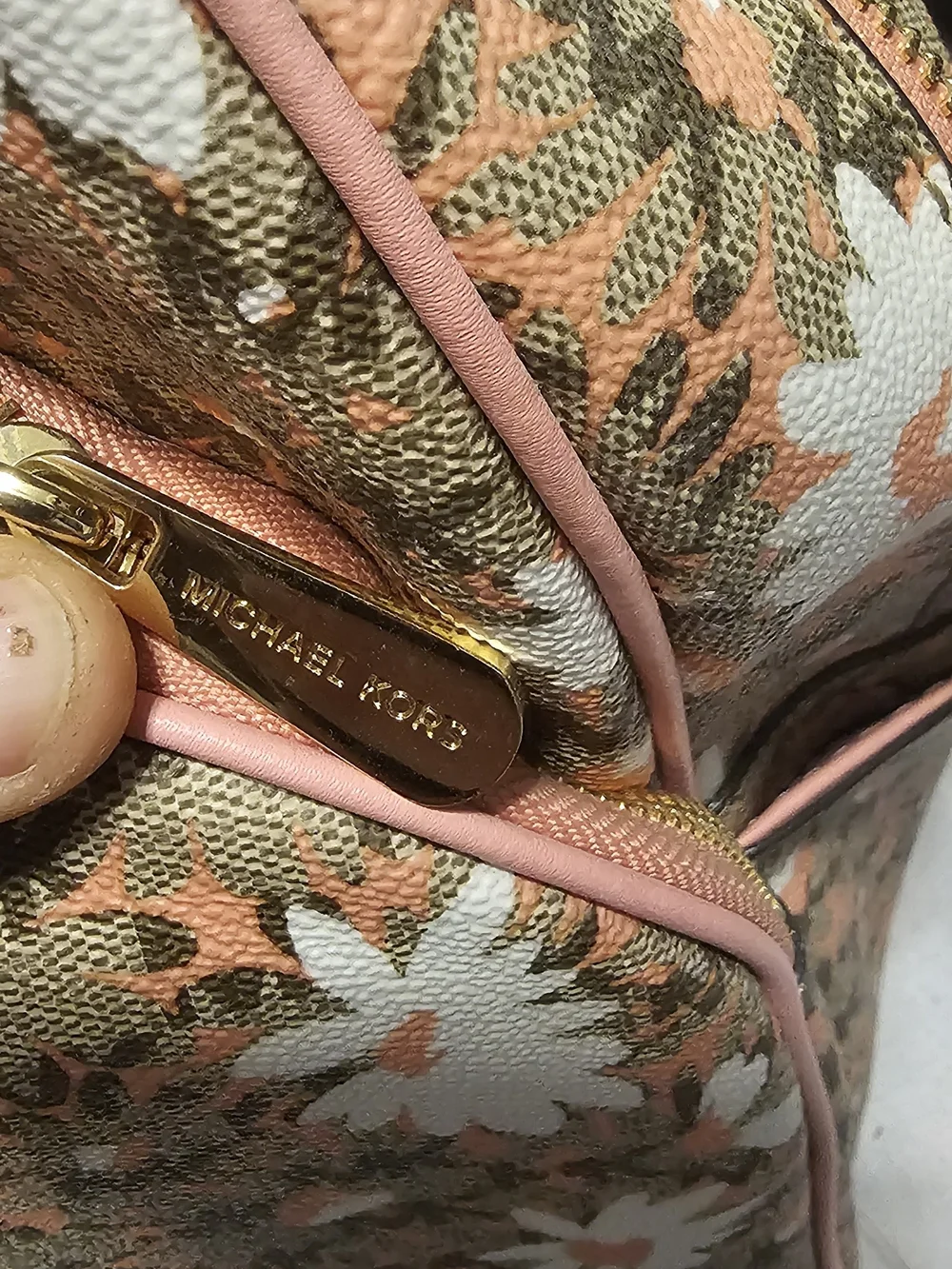 Michael Kors compact michael