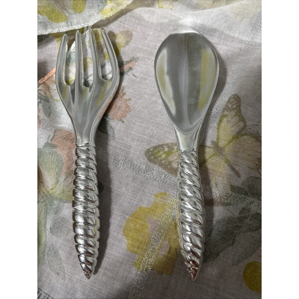 The Unbranded Brand this silver