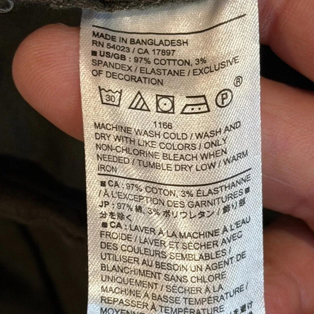 Banana Republic clean khakis 16