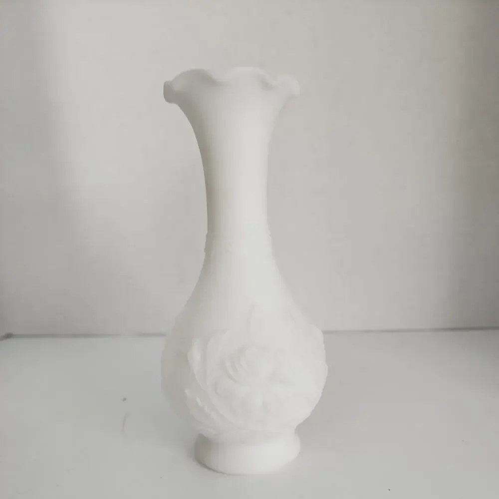 Imperial Glass tall doeskin