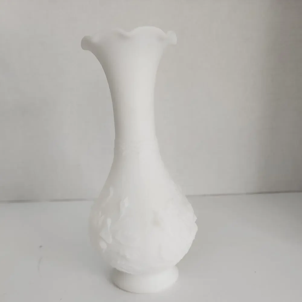 Imperial Glass inches doeskin it