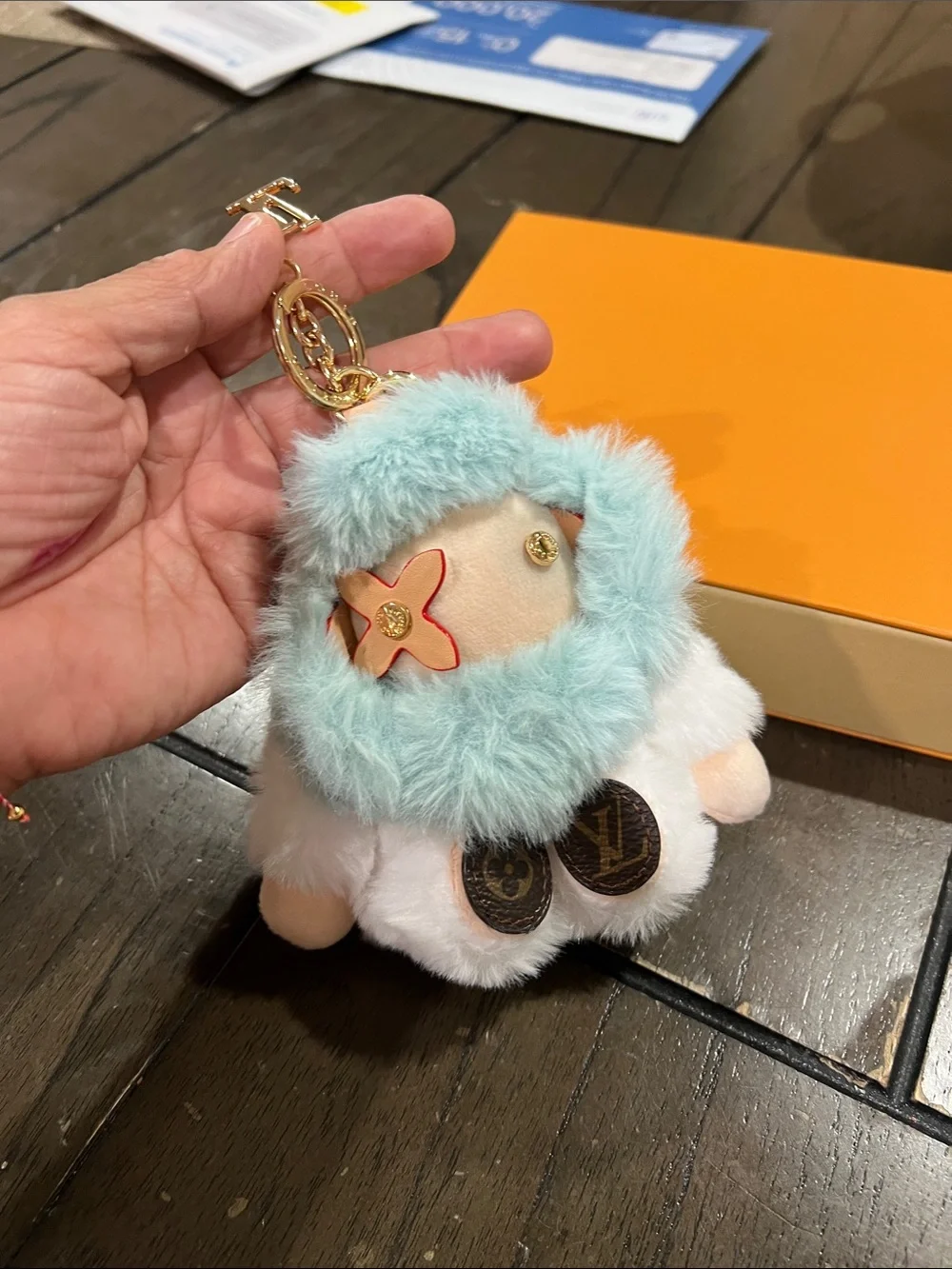 Source Unknown chic plush