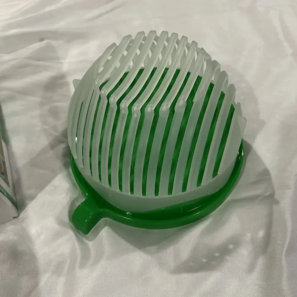 Unbranded salad cutter