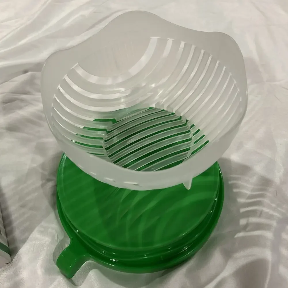 Unbranded salad cutter