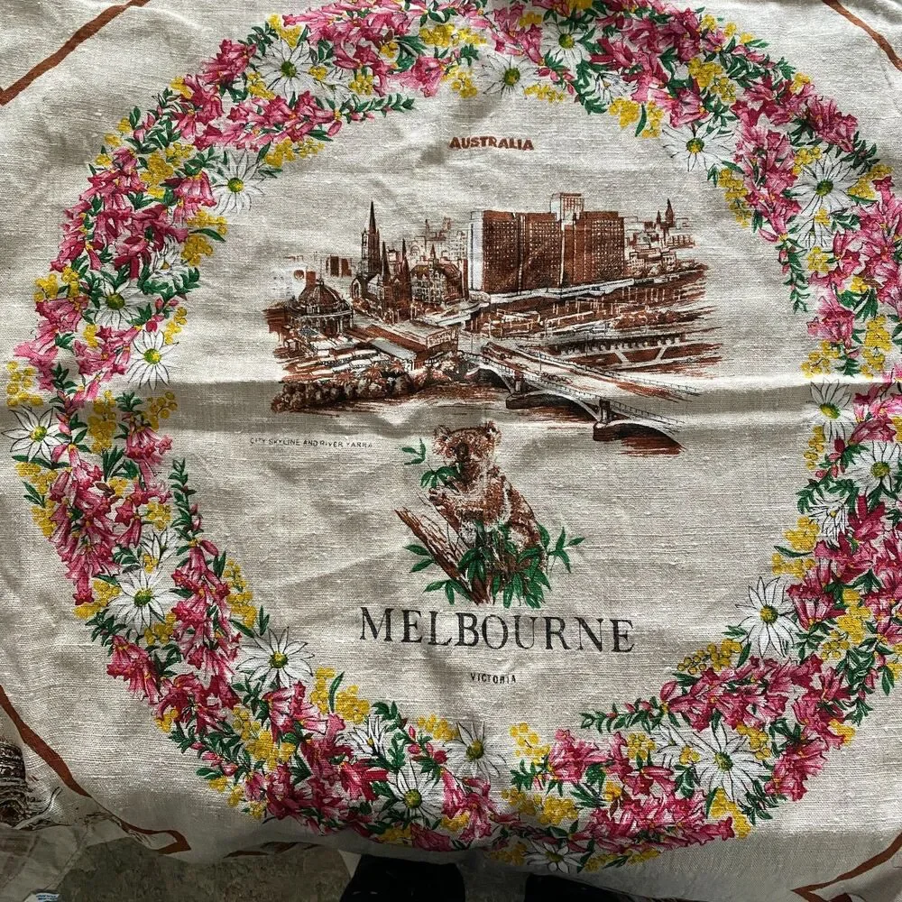Heil Melbourne Australia Linen Floral Tablecloth Made in Poland 50