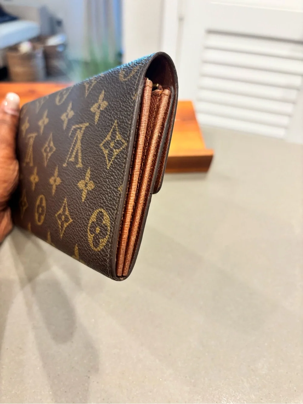 Louis Vuitton beautiful 100%