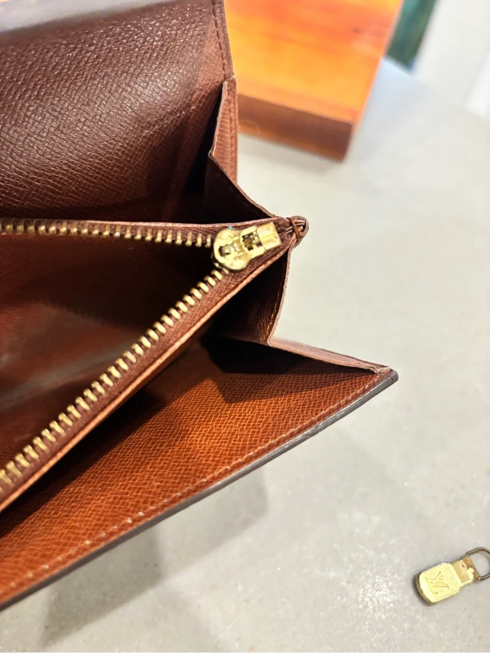 Louis Vuitton beautiful 100%