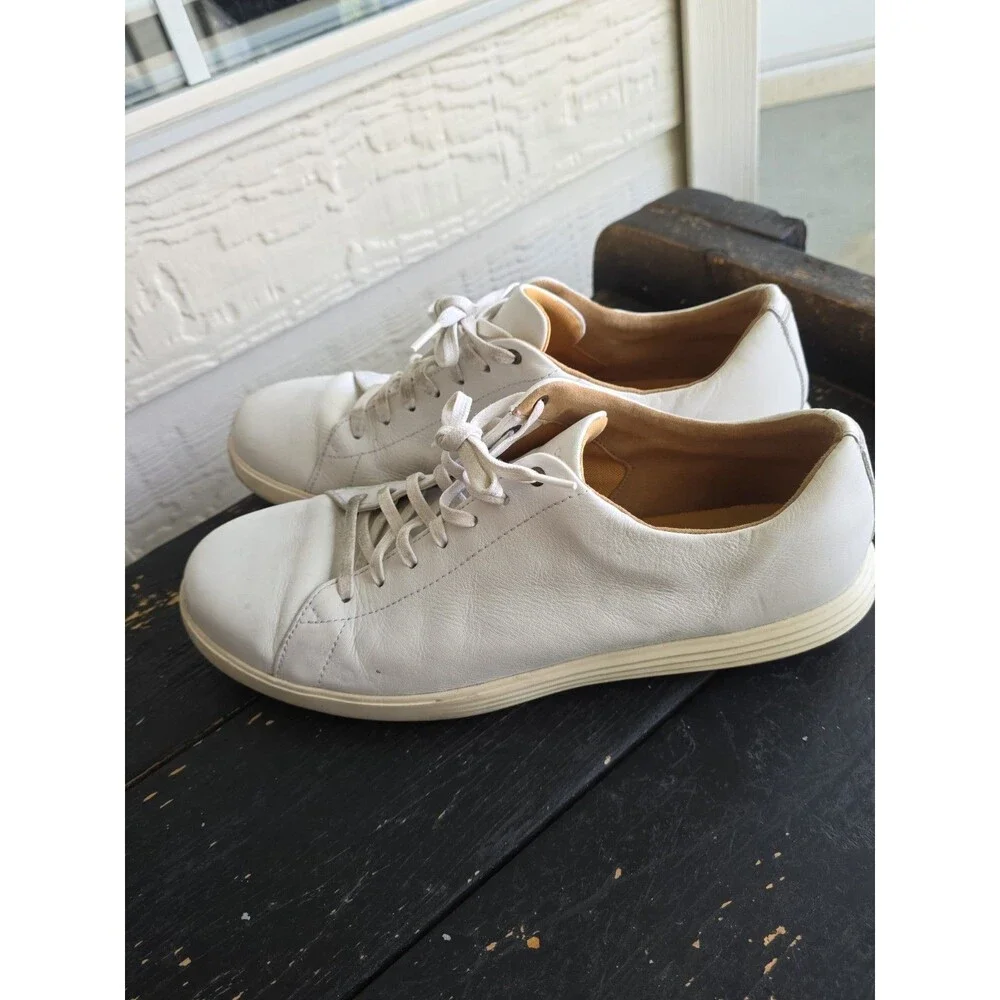 Cole Haan up round