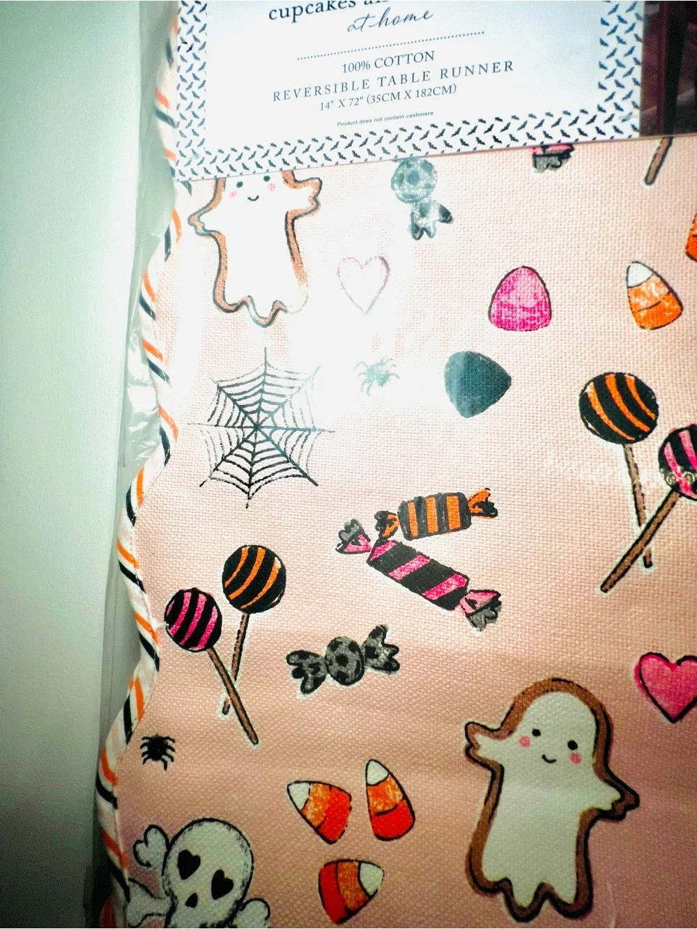 cupcakes & cashmere brand new
