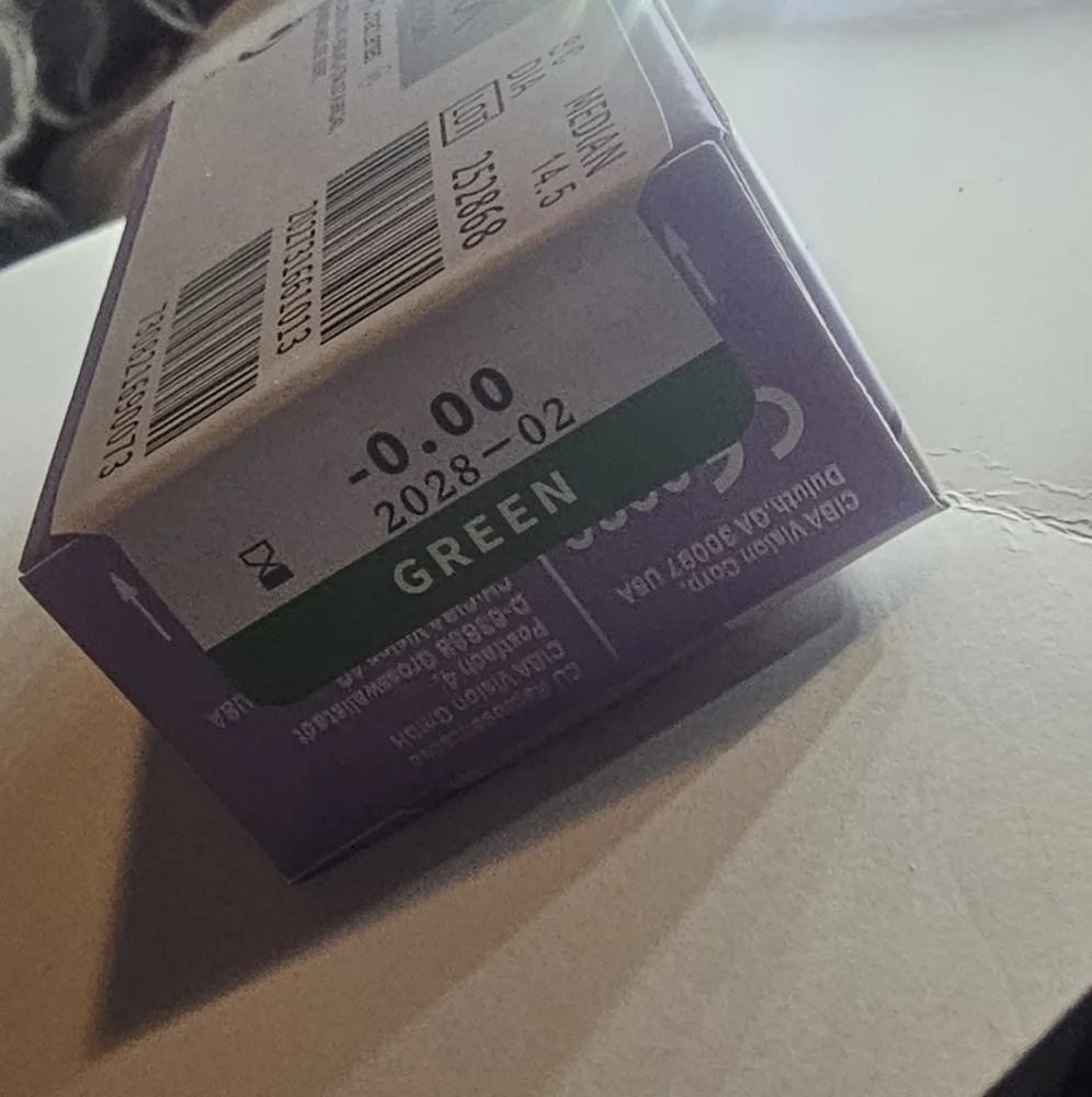 Eyeshadow color description