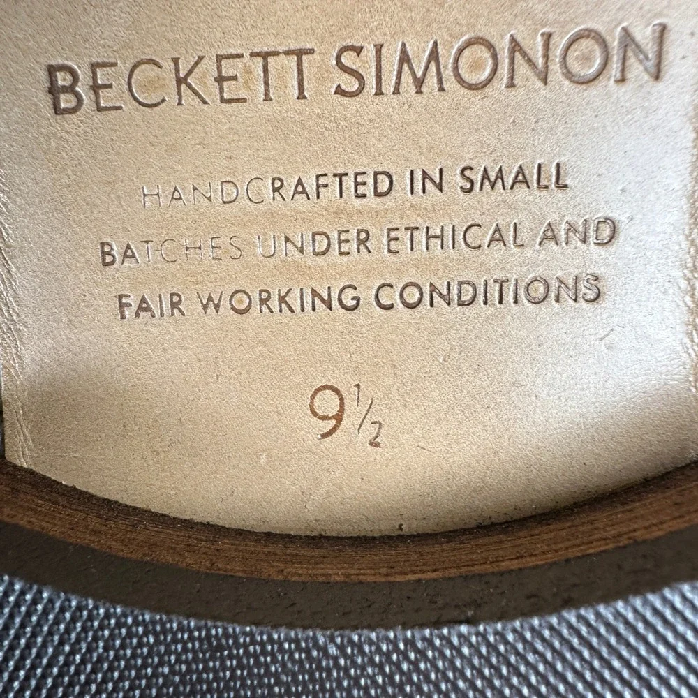 Beckett Simonon comes box