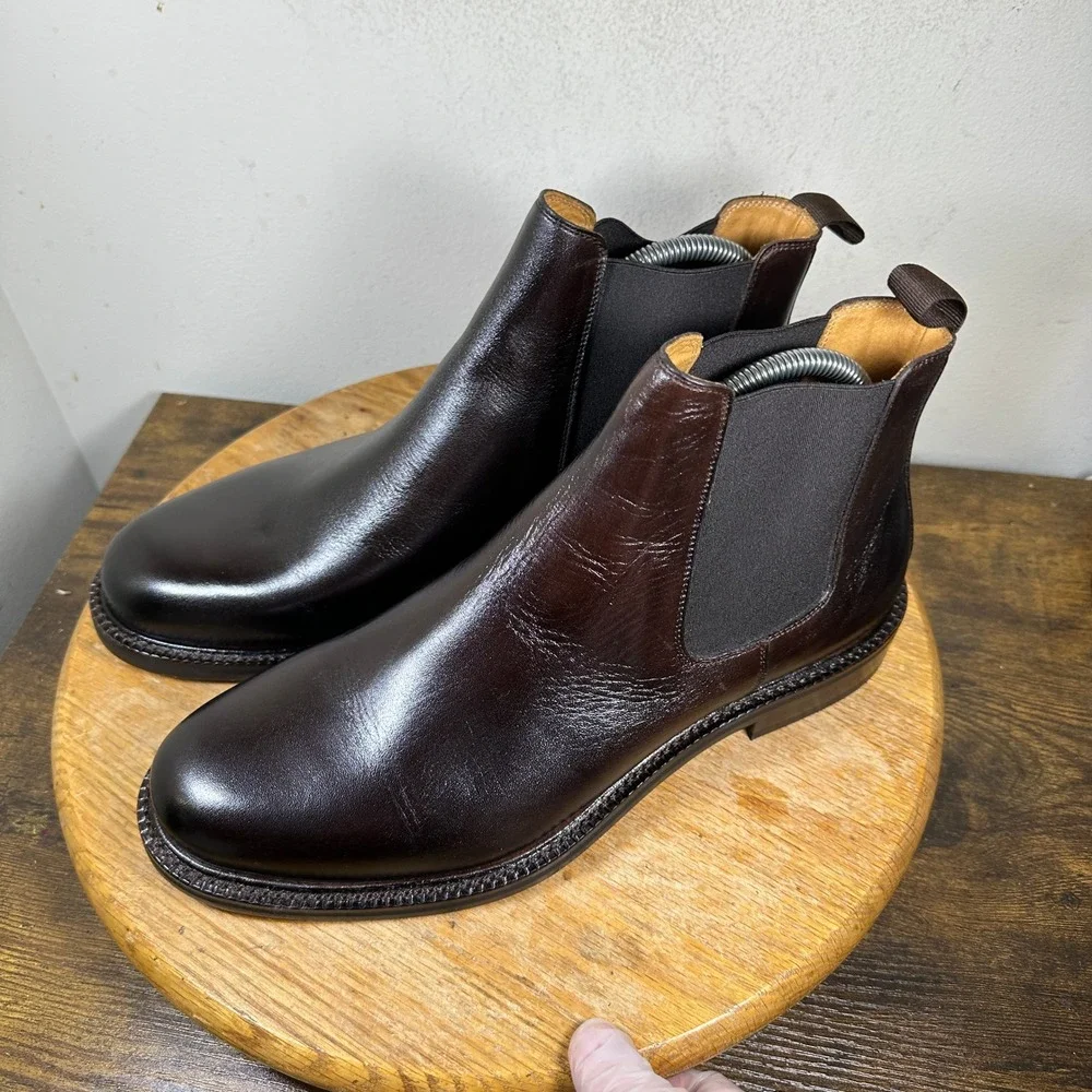 Beckett Simonon comes box