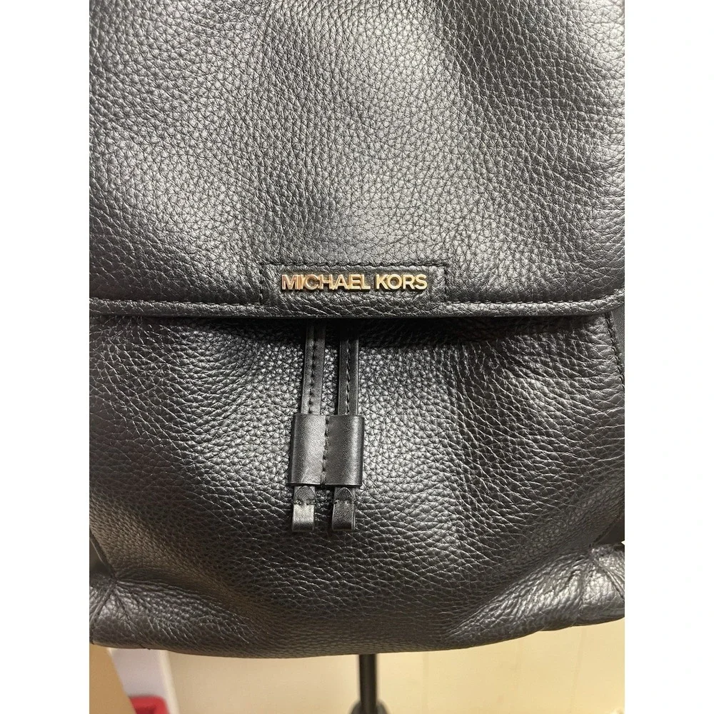 Michael Kors Ginger Flap Drawstring‎ Backpack Medium Pebbled Black