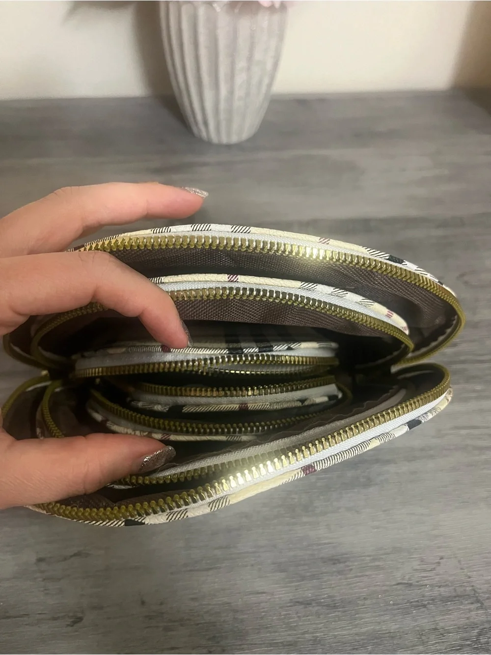 Checked Cream Zip Cosmetic Pouch