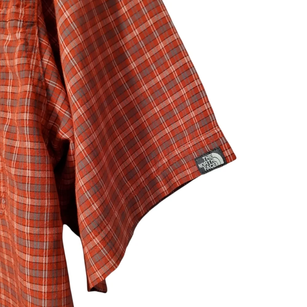 The North Face Men’s Short-Sleeve Plaid Button-Up Shirt Size Medium