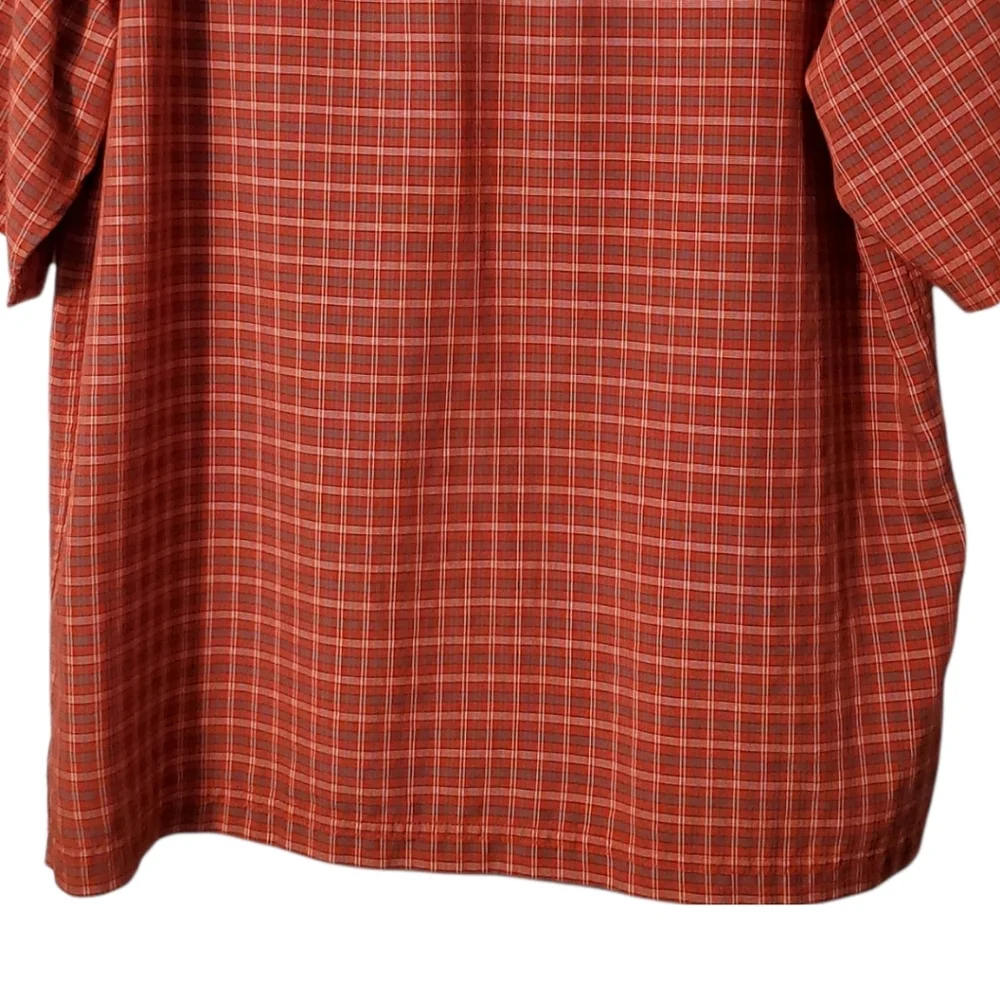 The North Face Men’s Short-Sleeve Plaid Button-Up Shirt Size Medium