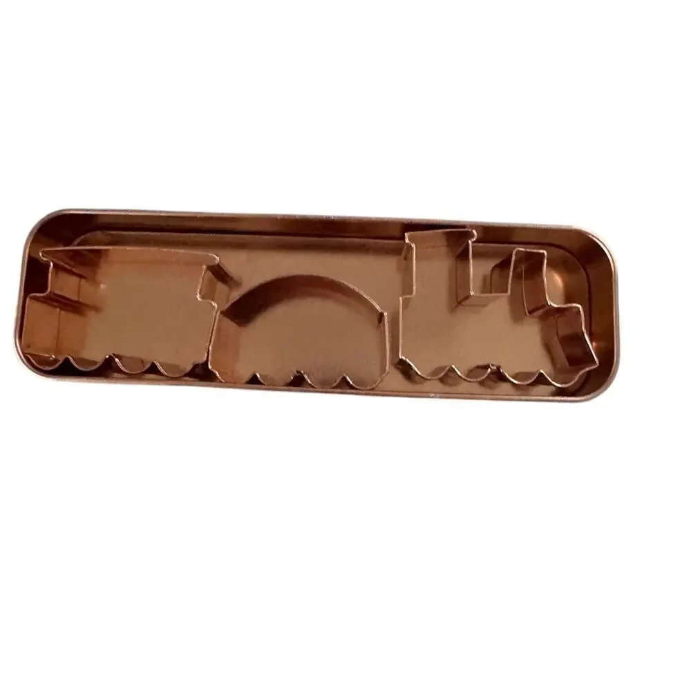 None and/or Unknown tin gingerbread men