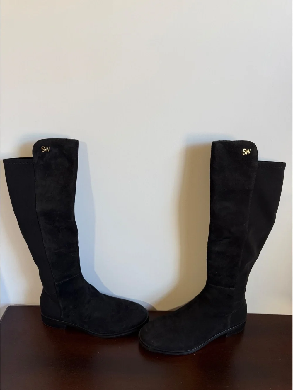 Stuart Weitzman leggings that worn