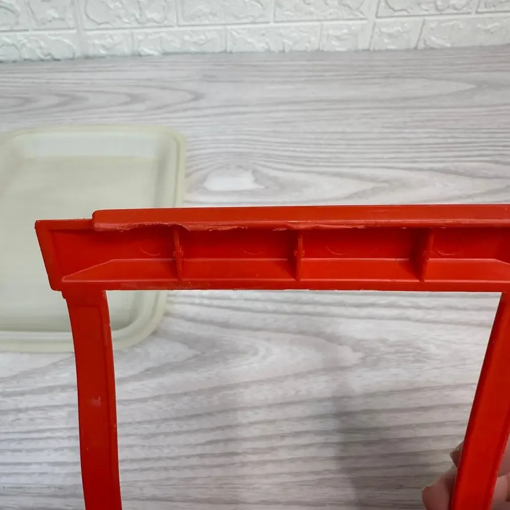 Tupperware durable white