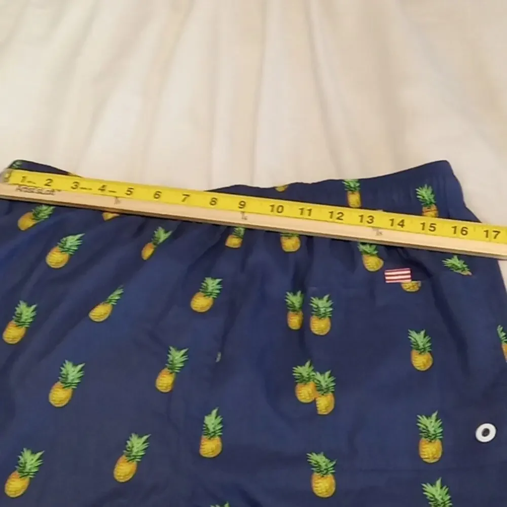 Maamgic Men's Pineapple Swim Trunks. LARGE .Mesh Lined Quick Dry Bathing Suit