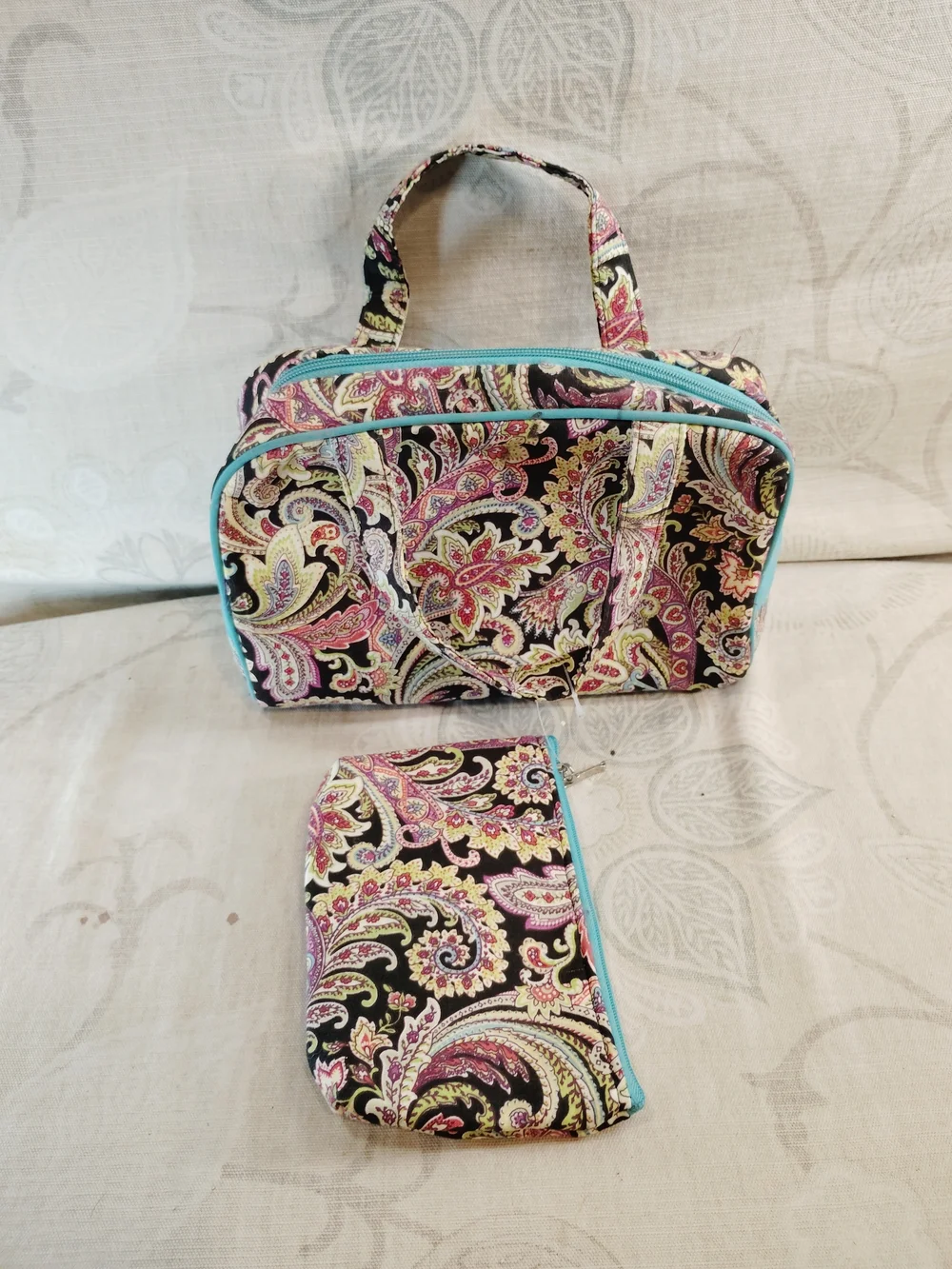 The Unbranded Brand 2pc stylish