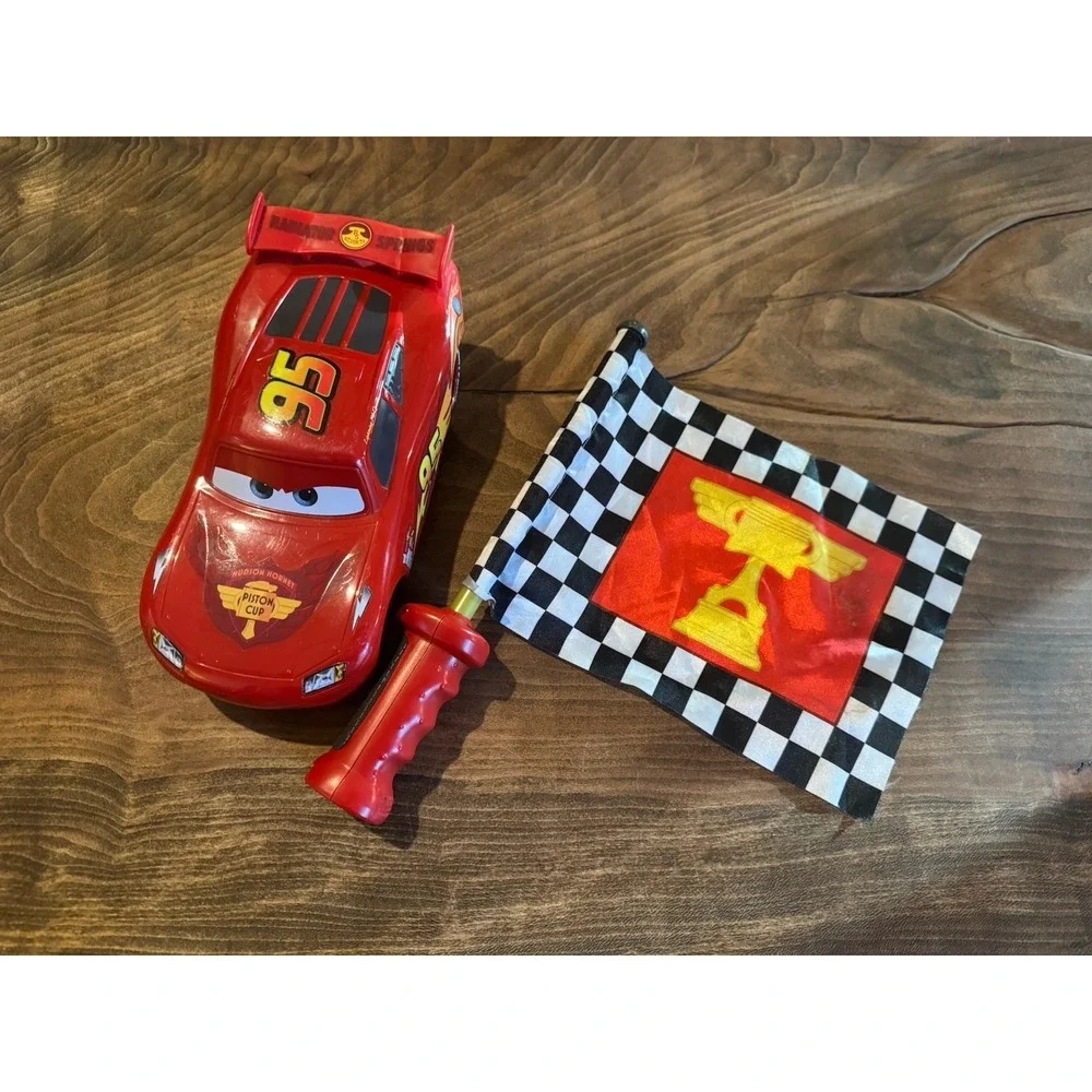 Mattel 2016 Cars Flag Finish Flash‎ Lightning McQueen Disney Cars