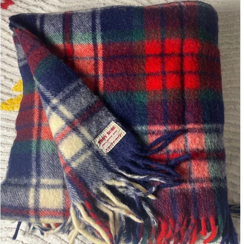 True Vintage Troy Robe Wool Blanket‎ 56 x 63