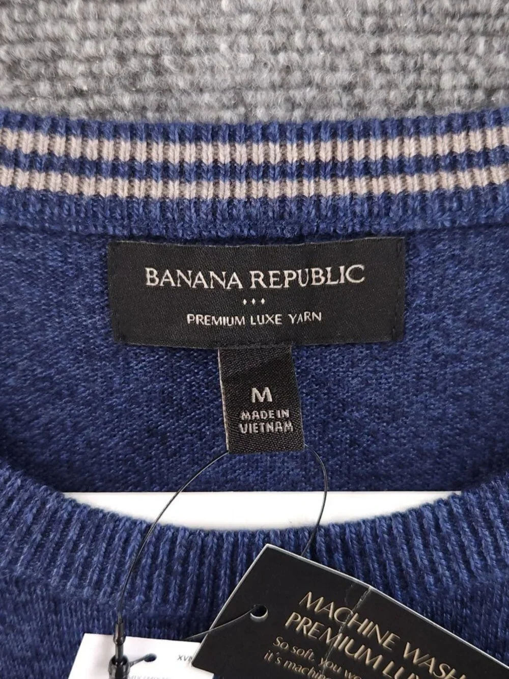 NWT Banana Republic Premium Luxe Yarn Blue Heathered Sweater Knit Crew Pullover