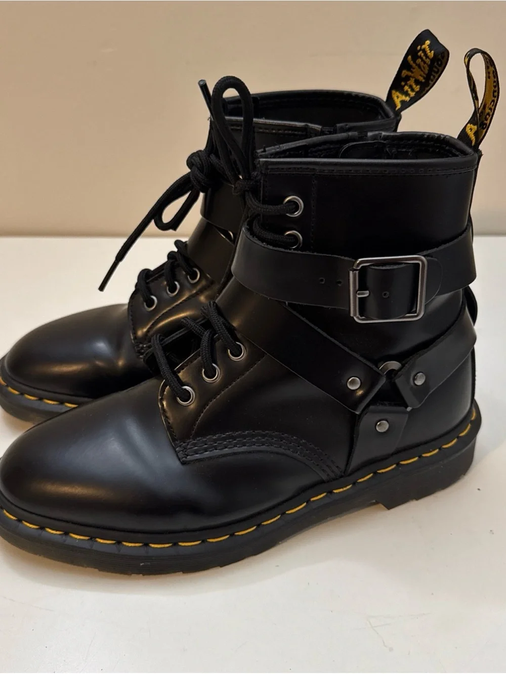 Dr. Martens pair closure