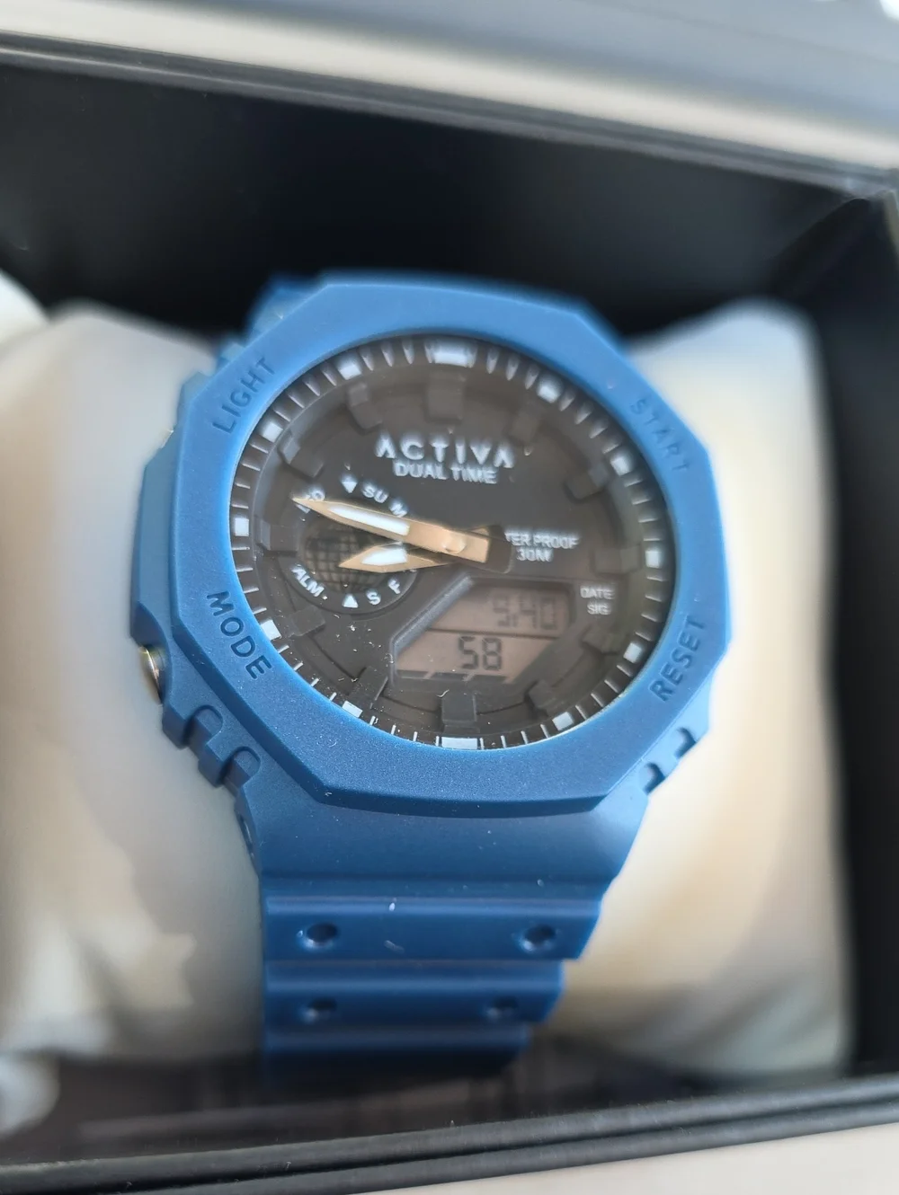 Activa blue wristwatch