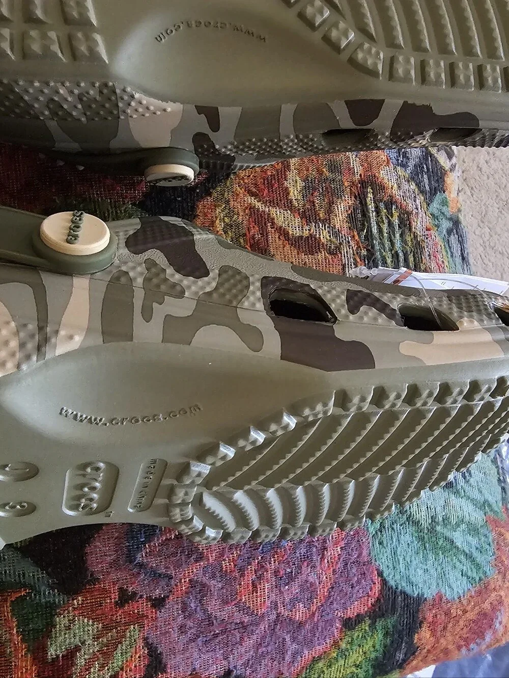 CROCS easy off