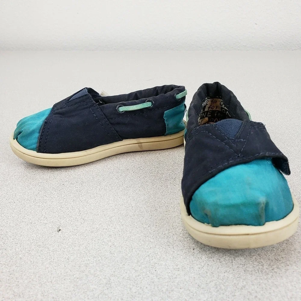 Toms boys blue