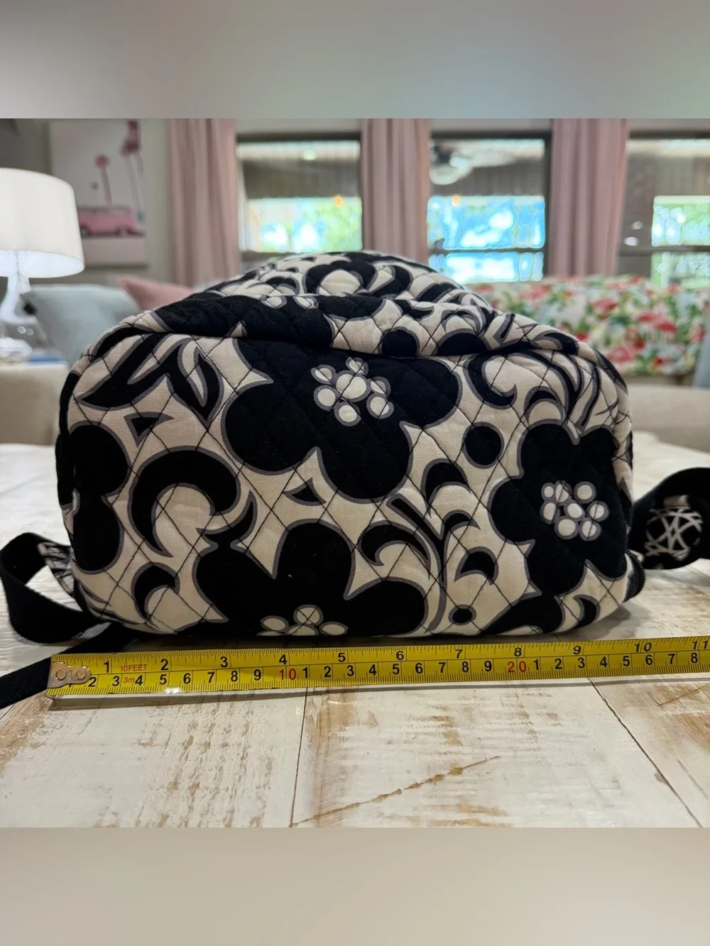 Vera Bradley pocket catching no