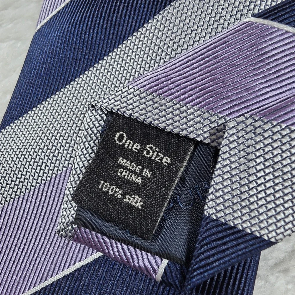 NEW Banana Republic Striped Mens OS Lavender Navy Silk Necktie 399339-00