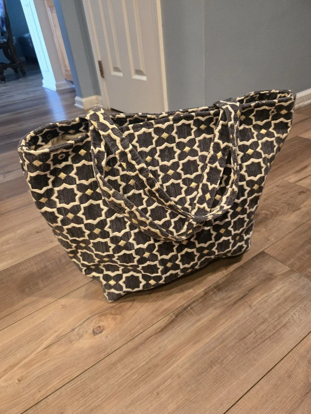 Handmade pair spacious shoulder