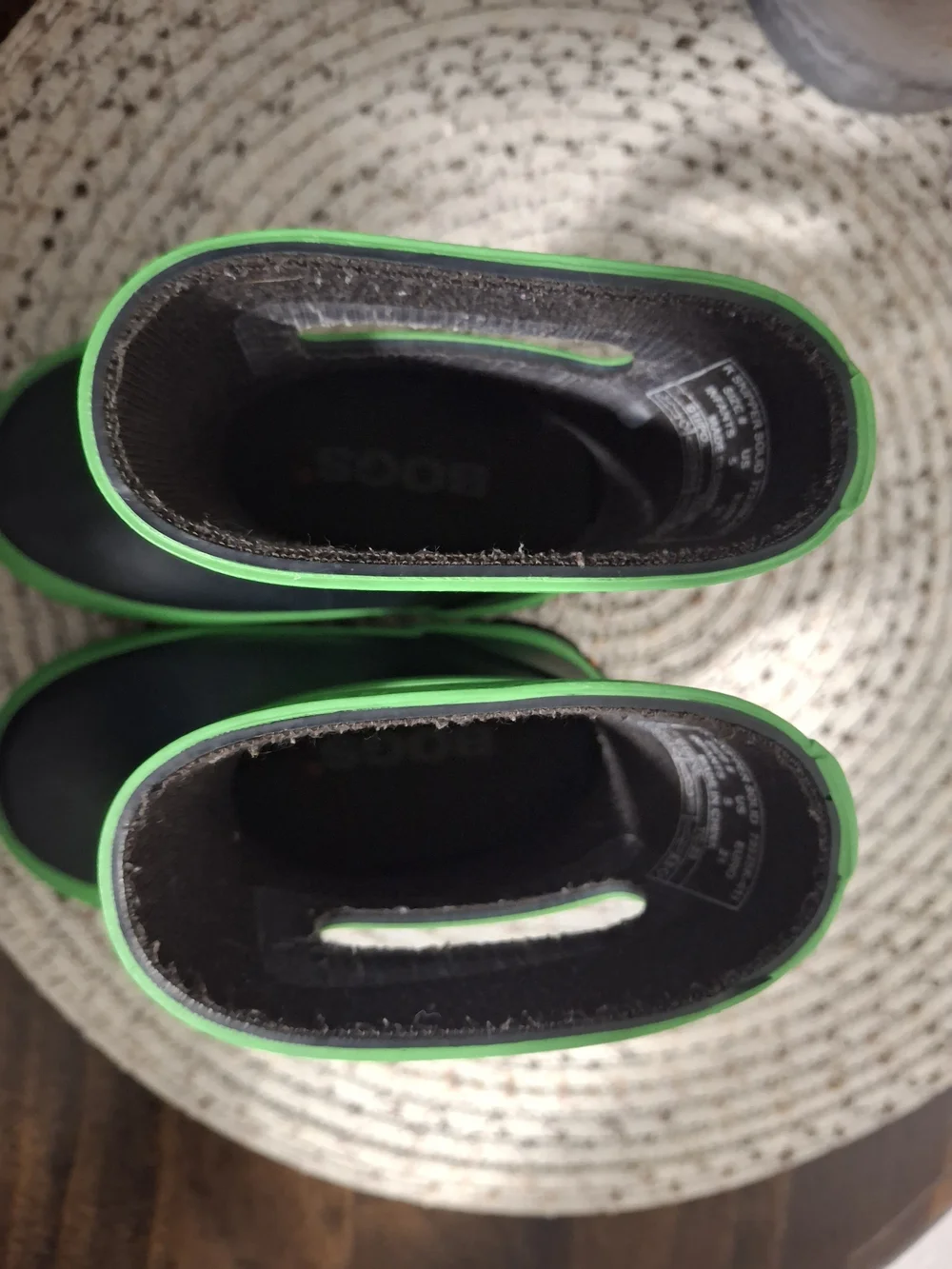 Bogs green black