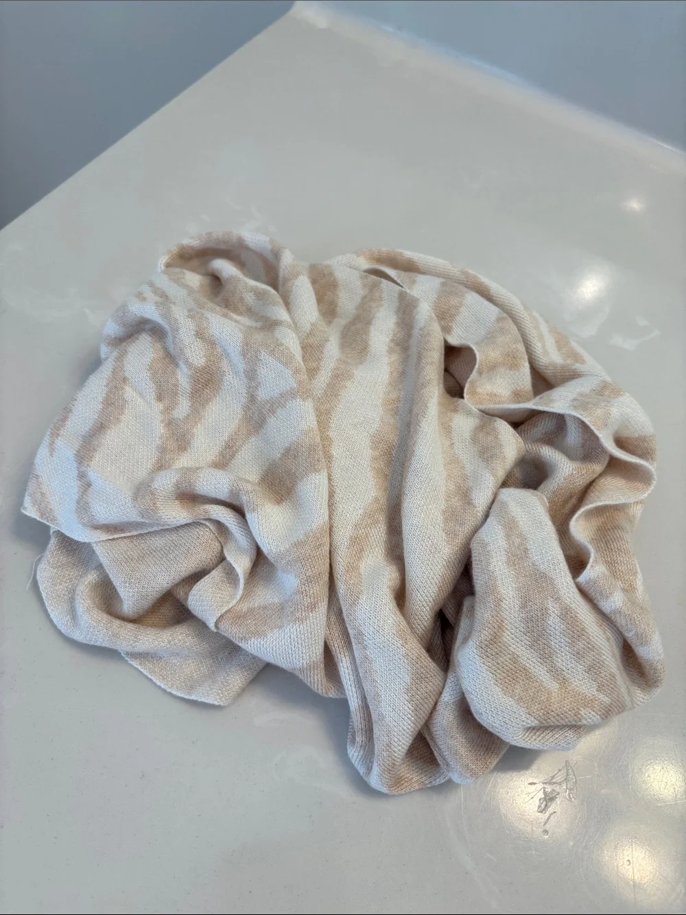 Chico's NWT Tiger Knit Infinity Scarf in Beige & Cream