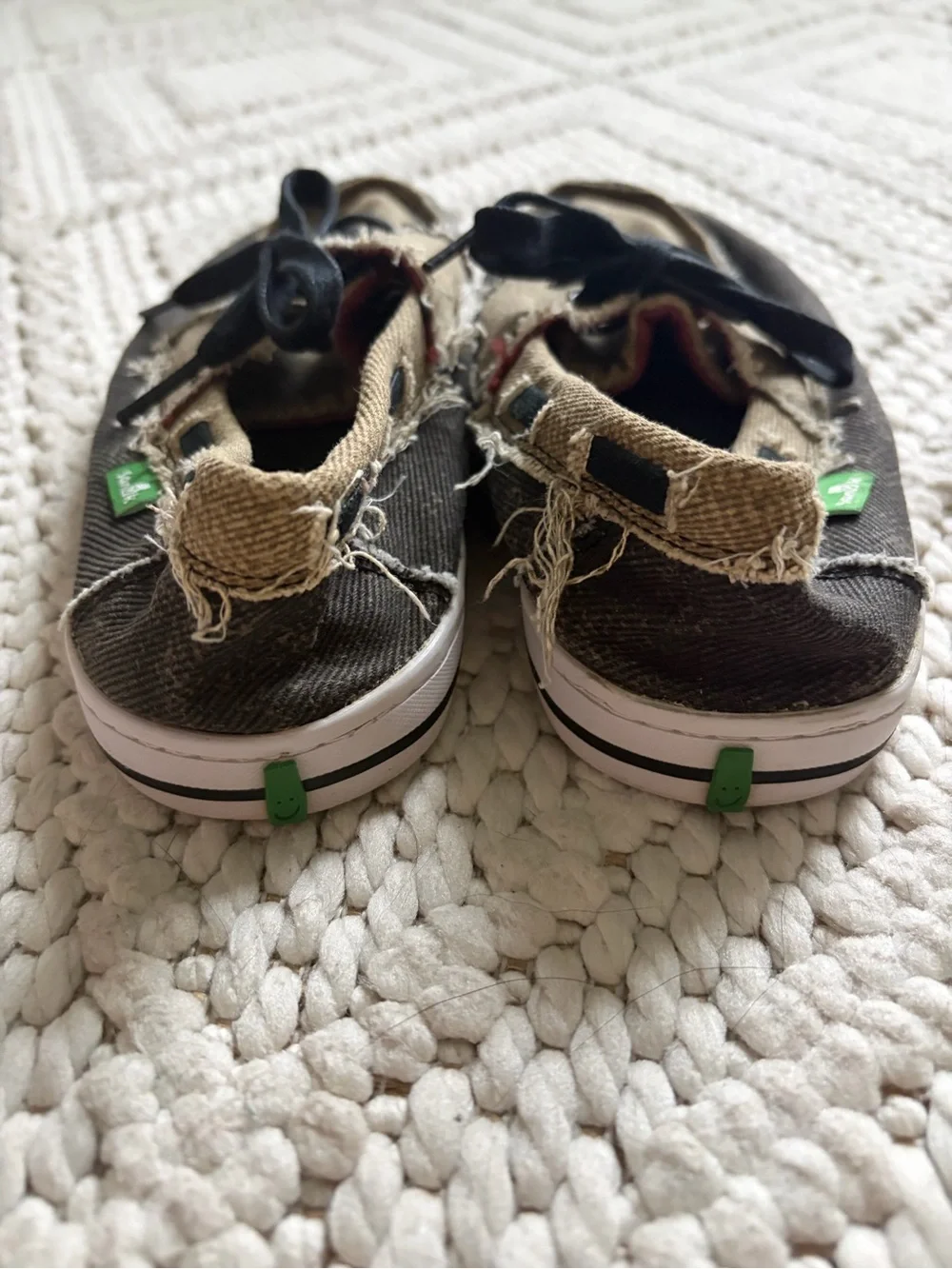 Sanuk excellent preowned
