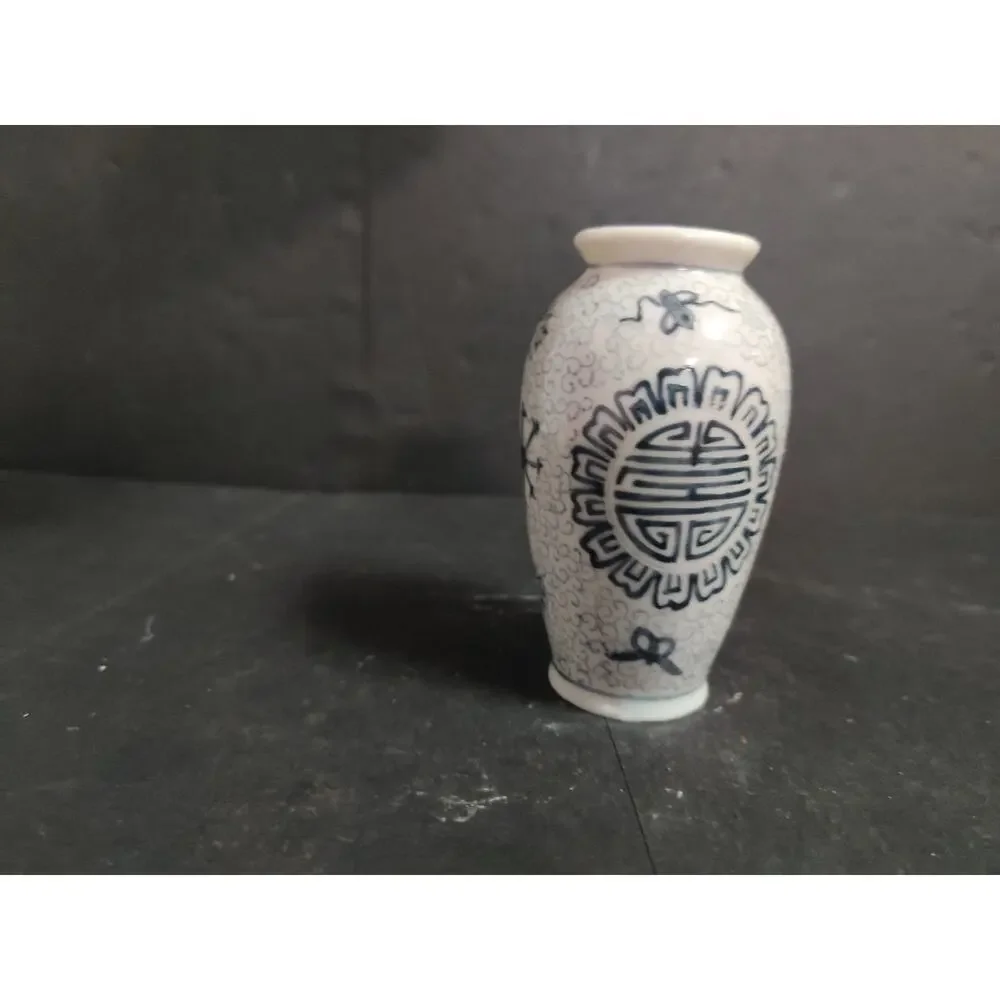 Vintage blue white
