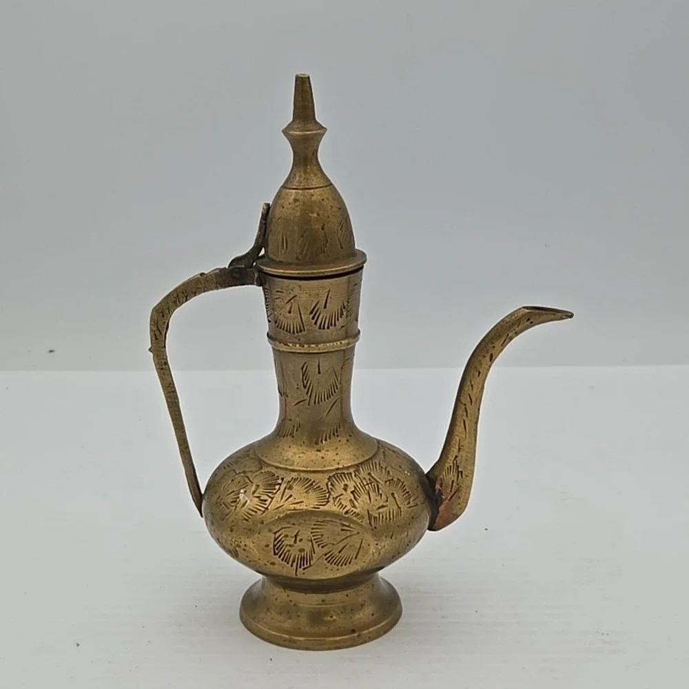 Vtg Brass Ornate 8