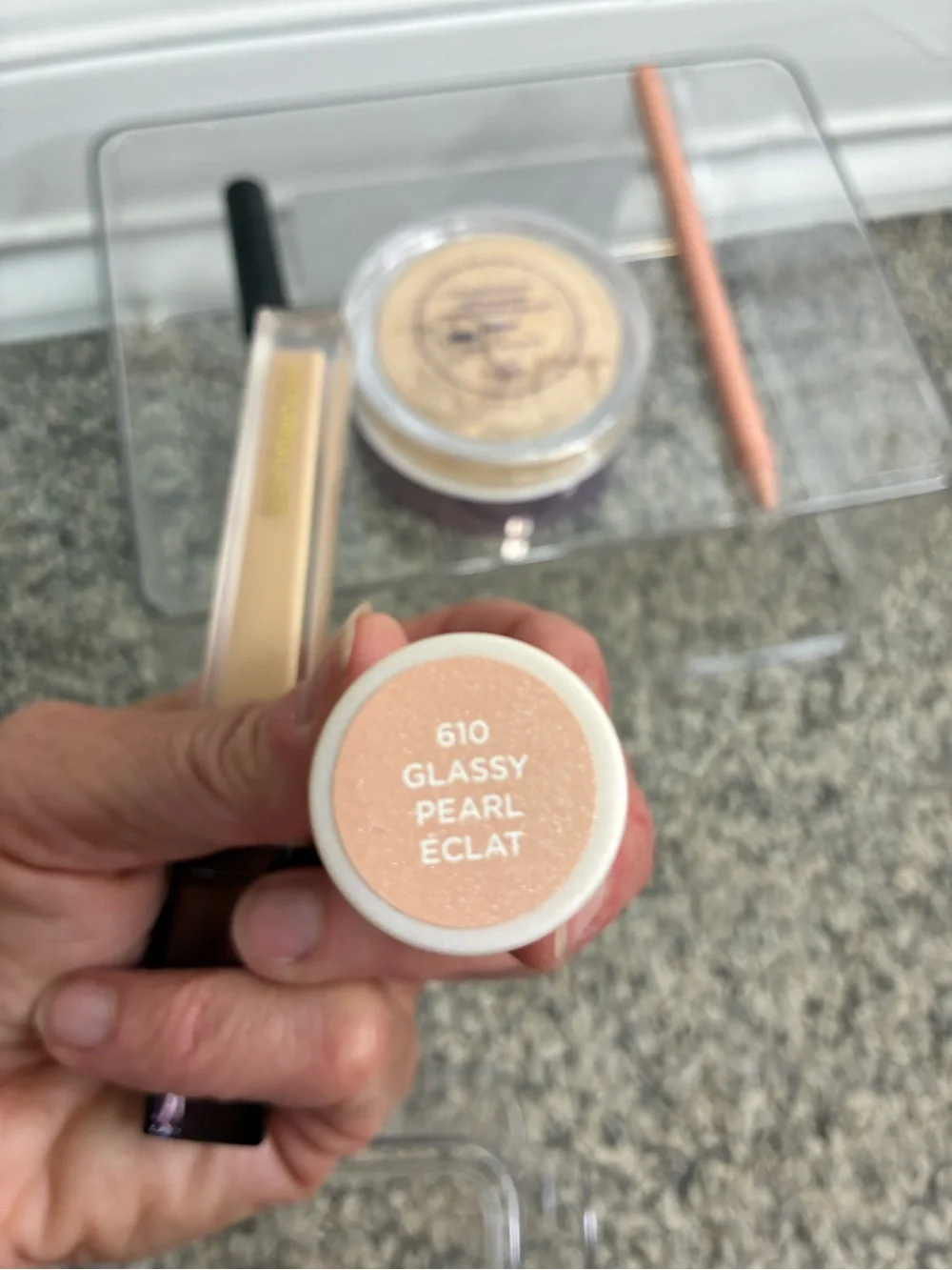 Hourglass tarte loose