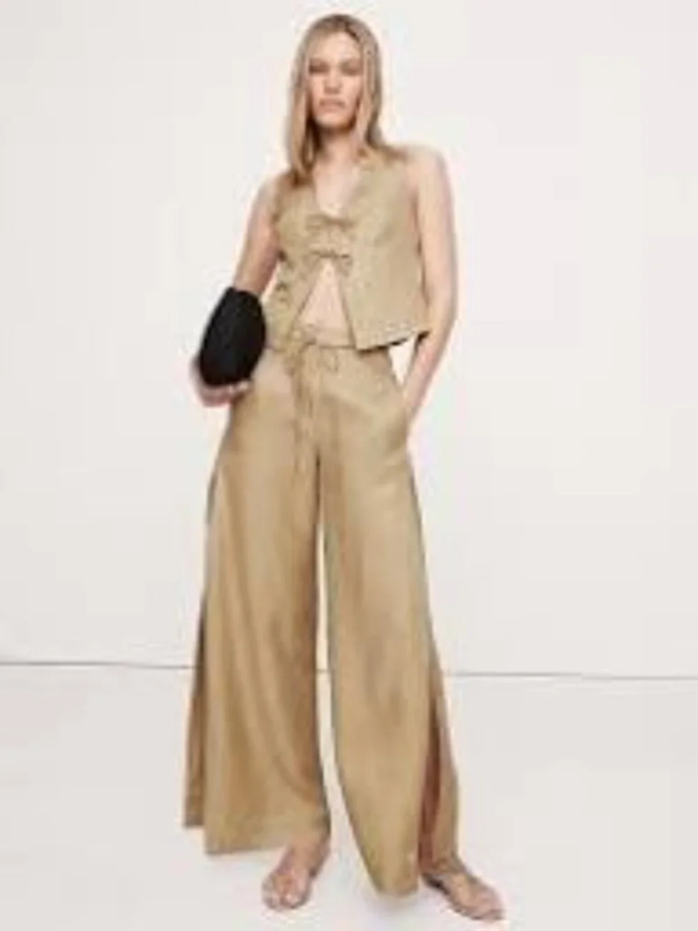 Banana Republic reasonable minor