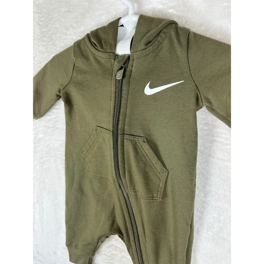 Nike this hooded