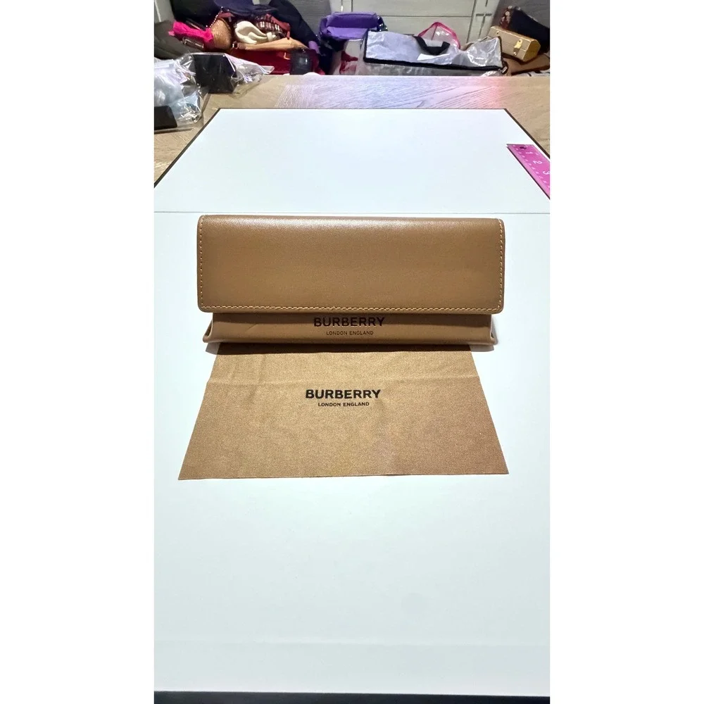 Burberry neutral features